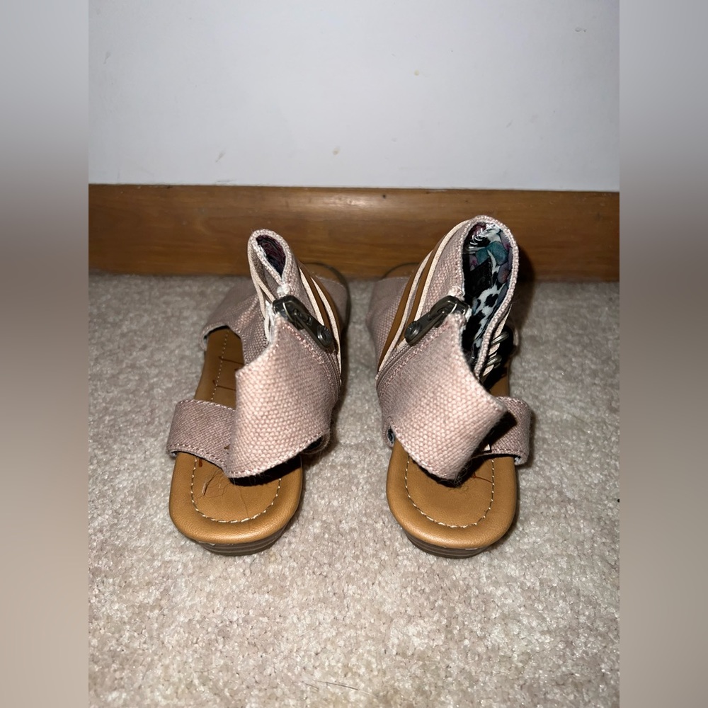Tan Sandals - Picture 4 of 6